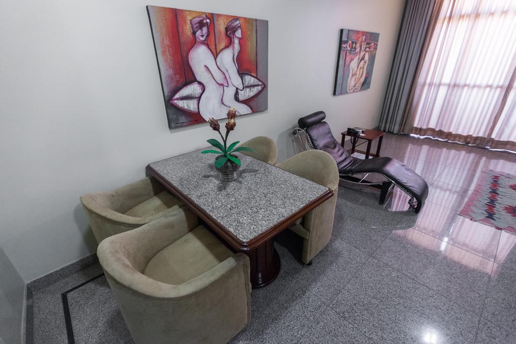 Dimas Lessa Hotel Монтис-Кларус Экстерьер фото