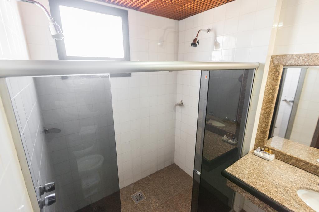 Dimas Lessa Hotel Монтис-Кларус Экстерьер фото