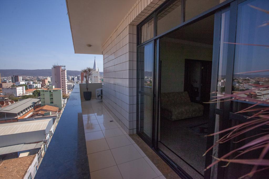 Dimas Lessa Hotel Монтис-Кларус Экстерьер фото