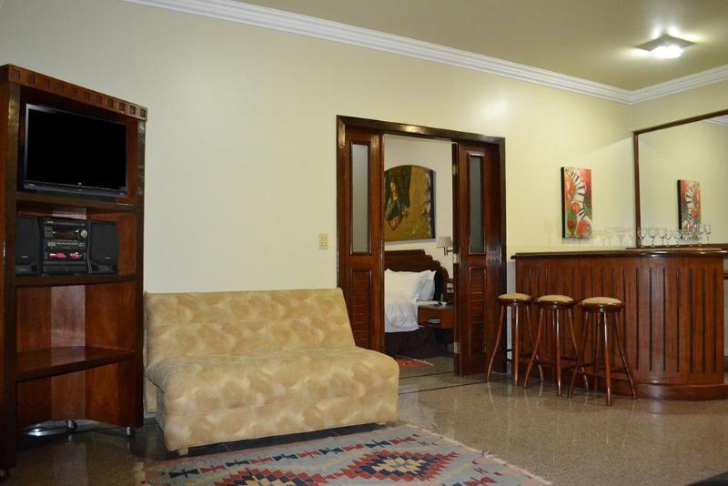 Dimas Lessa Hotel Монтис-Кларус Экстерьер фото